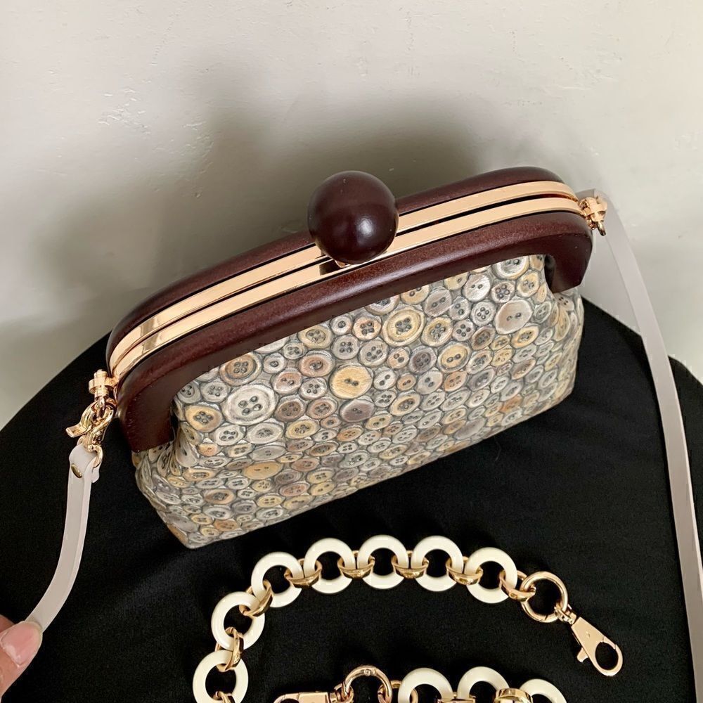 Handmade Genuine Leather Relief Button Pattern Push-lock Clutch/Crossbody - Picture 12 of 16